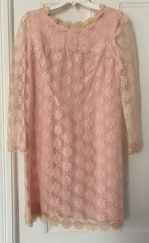 1960s MOD/GOGO PINK LACE SHIFT MINI DRESS SZ S