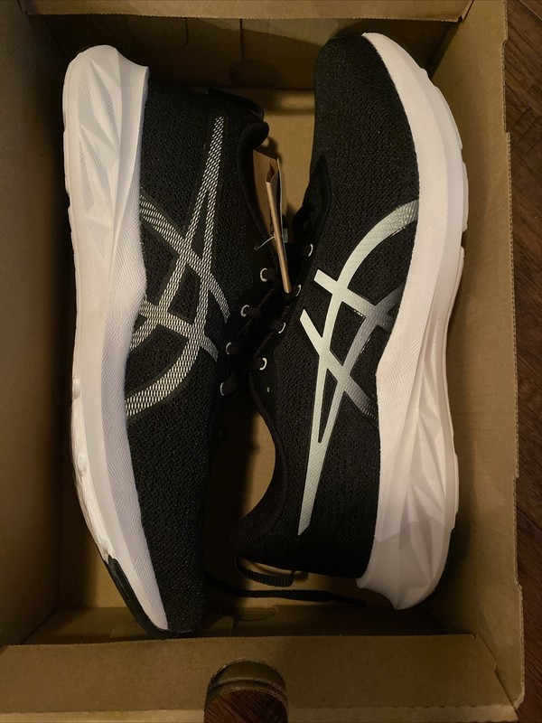 VERSABLAST 2 Shoe Sneakers Black/White Size 9 New Women’s