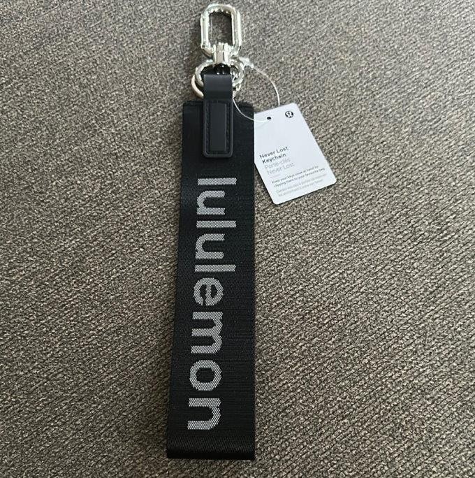 💯Lululemon Never Lost lanyard Key Chain Black w. Gray Letters New