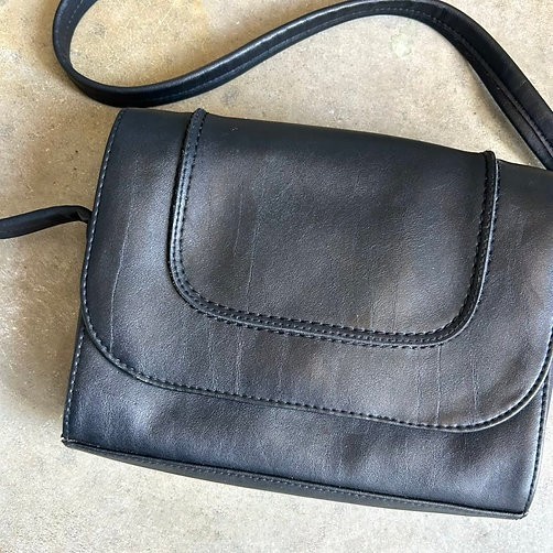 Liz Claiborne 90s Women's Black Faux Leather Compartment Shoulder Bag Vintage gallery