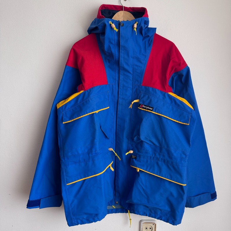 Vintage Berghaus Trango Extreme Gore-Tex Jacket – Made in Great Britain – Size L