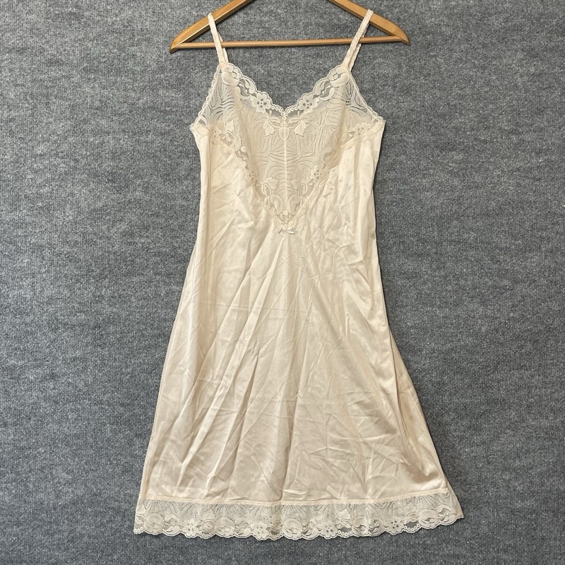 Vintage 80’s Warners Nightgown Cottage Cute Lace Small Made In USA 25” Ivory
