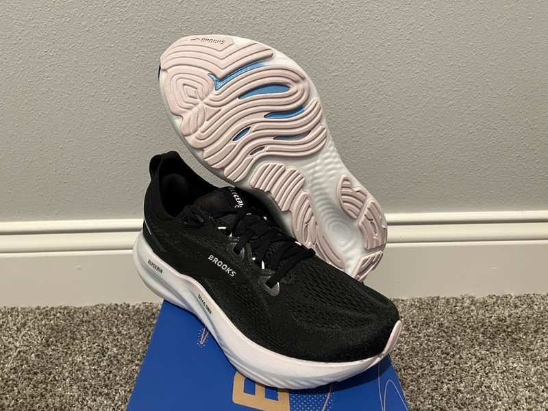 Women’s Size 9.5 Brooks Glycerin 22 Running Shoes New In Box Blk/Orchid Ice/Wht
