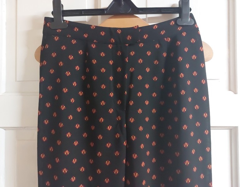 V By Very Kate Wright Black Yellow Red Printed Slim Leg Trousers Size Uk 10 gallery
