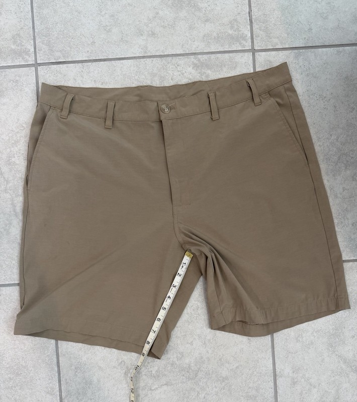 PGA Tour Men’s Shorts, Size 38, Beige Twill Stretch Performance Golf Athleisure
