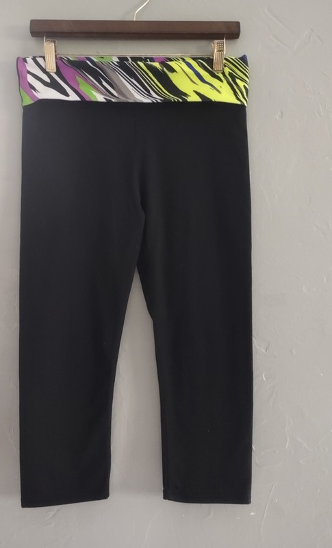 fabletics leggings medium, Capri,24 Inch Waist, Comfort, Very Nice.
