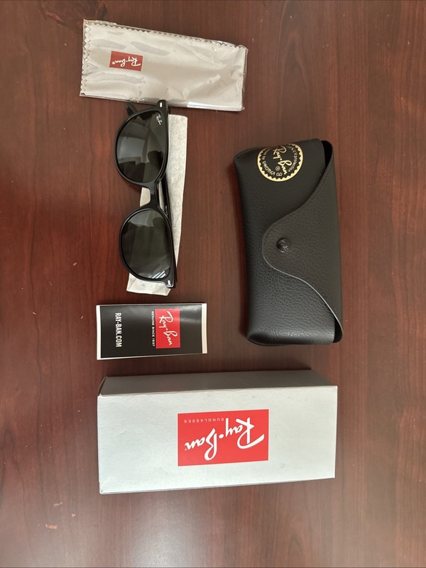 Ray-Ban Elliot Sunglasses RB 2197 901/31 Polished Black Green Glass 52mm w/case