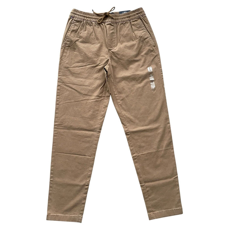 Tommy Hilfiger Men’s Pull-on Drawstring Garment-Dyed Relaxed Tapered Chino Pants
