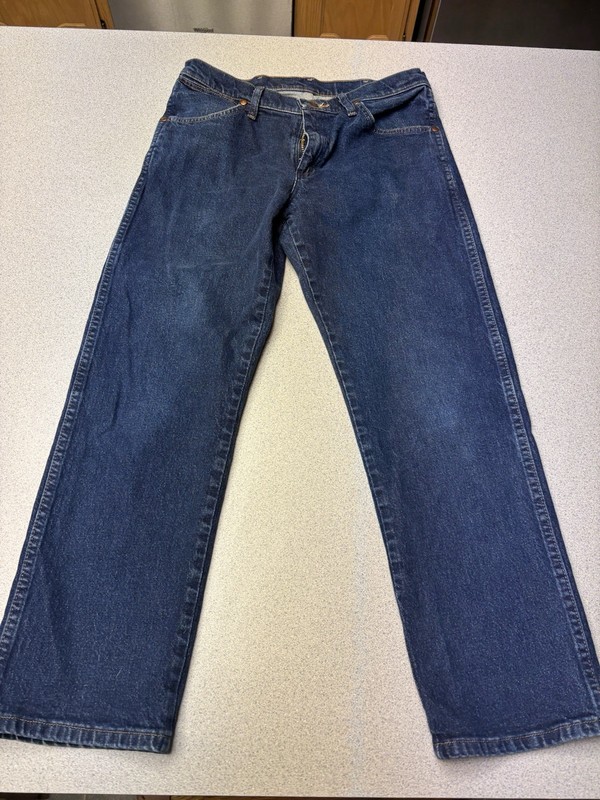 Wrangler Rugged Wear Men’s Blue Straight Leg Jeans Regular Fit Dark Wash