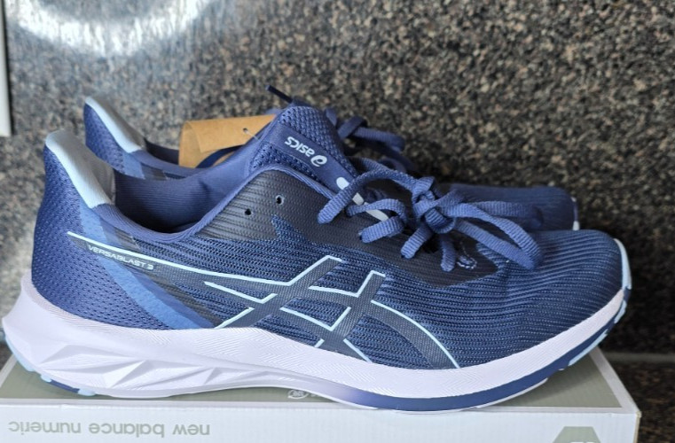 ASICS Running Shoes VERSABLAST 3 Women’s Us-Size 11.5W Color Thunder Blue/Light