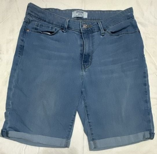 Denizen from Levi’s Mid-Rise Bermuda Shorts in Light Wash Blue