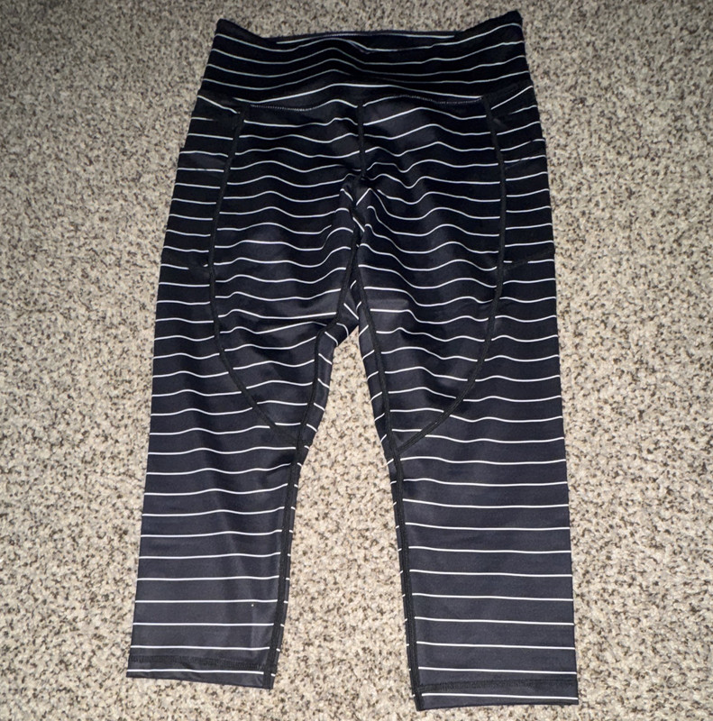 Zyia Light N Tight Pocket Black & White Striped Cropped Leggings, Size 12.