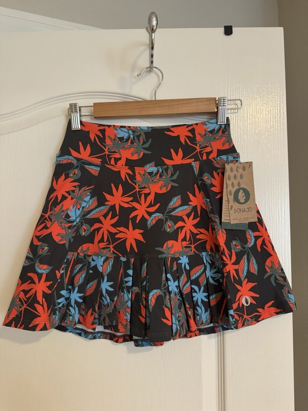 NEW Dona Jo DonaJo Women Athletic Multicolor Floral Skort Skirt Size 1 / SMALL