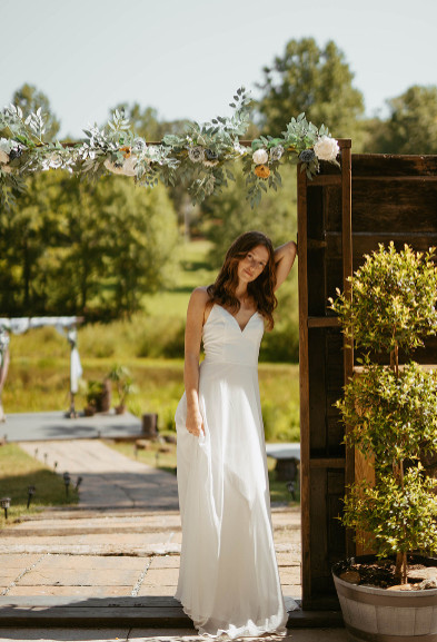 Brand New, Simple Classic Bridal Gown Medium
