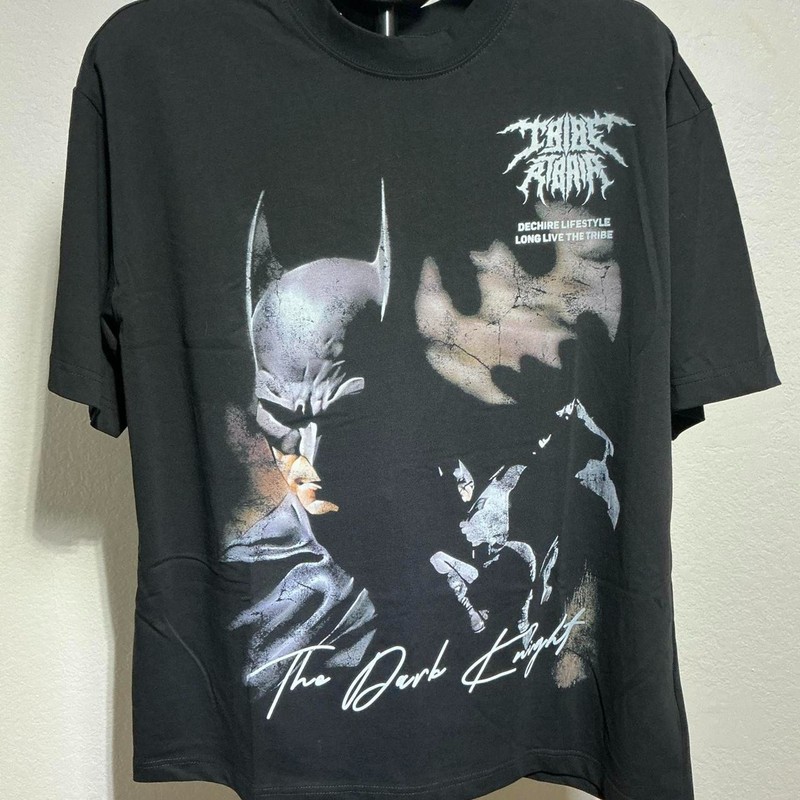 Dechire Lifestyle “The Dark Knight” Batman Graphic Tee Size L Black