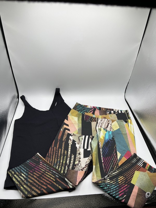 Set Of DonaJo Activewear Golf Pickleball Women’s Tank And Crop Leggings Sz 1