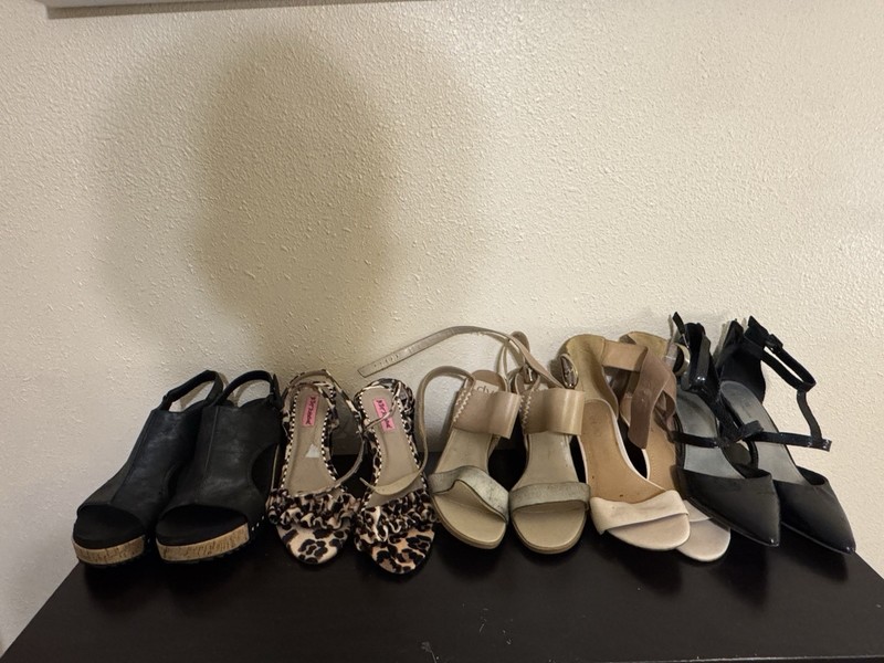 Lot of Women’s Shoes 5 Pairs Different Sizes and Brands gallery