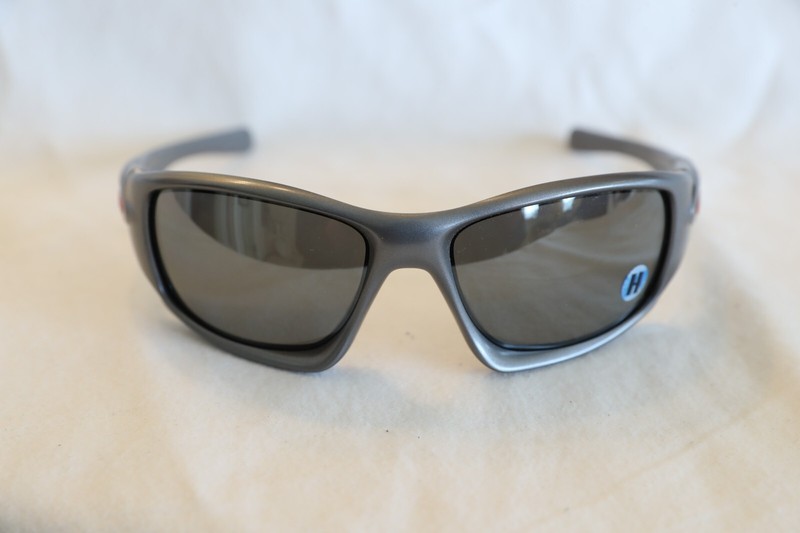 Oakley Alinghi Sunglasses OO9128-08 Grey/Black Iridium With Case and Dust Bag gallery