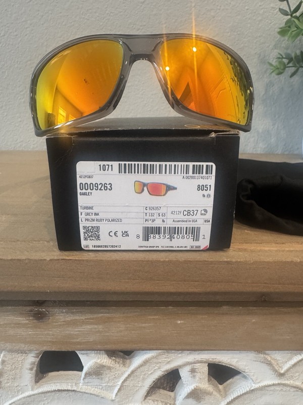 Oakley Turbine Polarized Sunglasses OO9263-5763 Grey Ink with Prizm Ruby Lens
