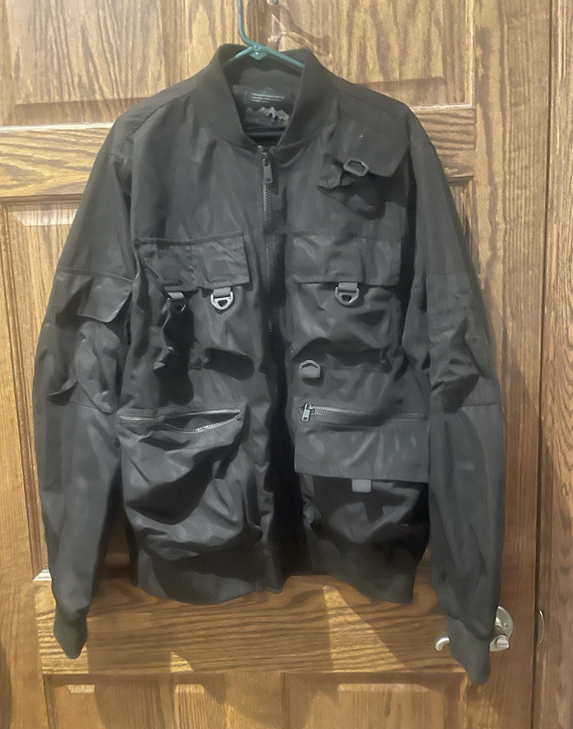 Men’s Black Bomber Jacket Full Zip Band Collar Short Length Pockets Size L