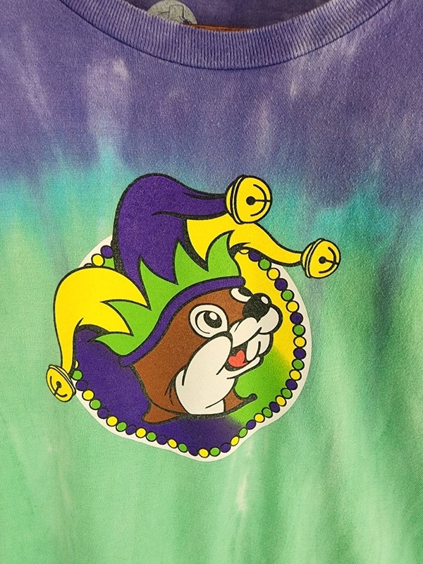 Buc-ee’s XL Tie-Dye Tee with Mardi Gras Chipmunk Graphic – Purple & Green