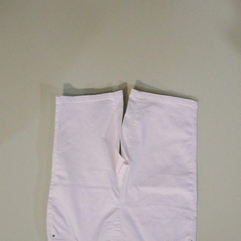 Terra Sky White Pull On Women’s Shorts. Plus Size 0x/14w Elastic Waist