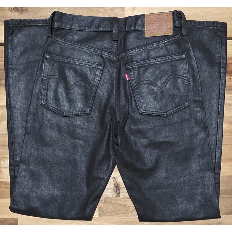 (NWT) Levi’s Premium 501 Original Fit Jeans – Coated Black Size 25×32