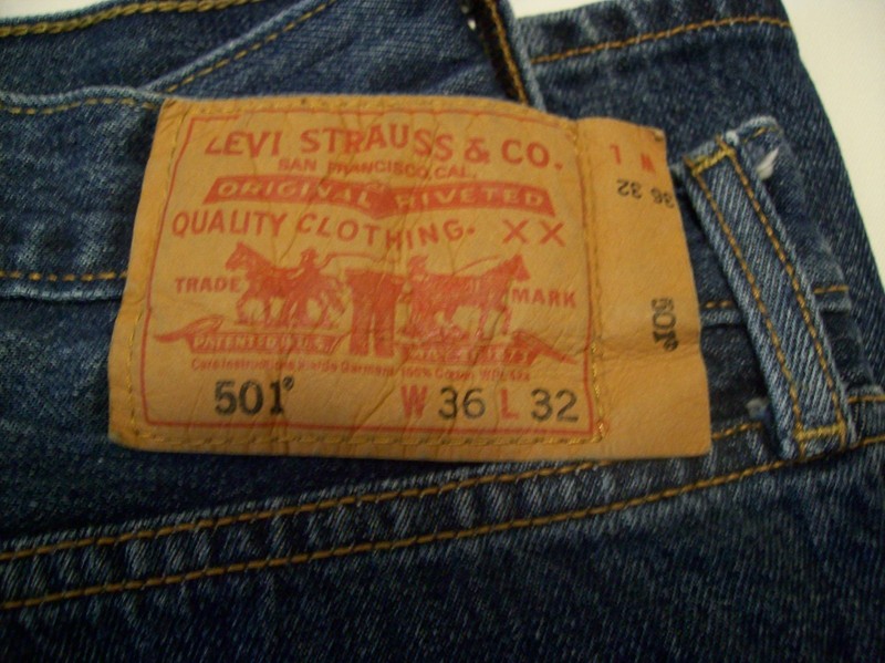 Levies 501 jeans 36″ x 32″ button fly