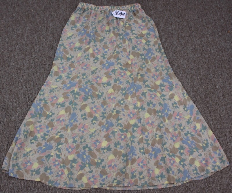 TWEEDS WOMEN Skirt – Size M- W30-32 X L39. TAG NO. 353M