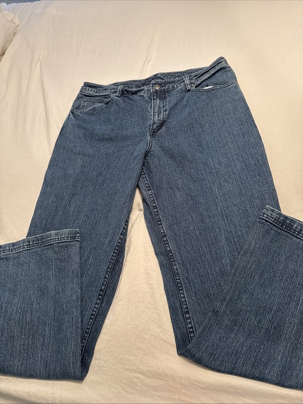 Duluth Trading Co Jeans Sz 14 x 33 Women Straight Leg Stretch Denim Medium Wash