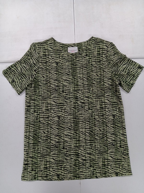 Women’s Large Short Sleeve Shirt Green Bobbie Brooks 100% Polyester Nice