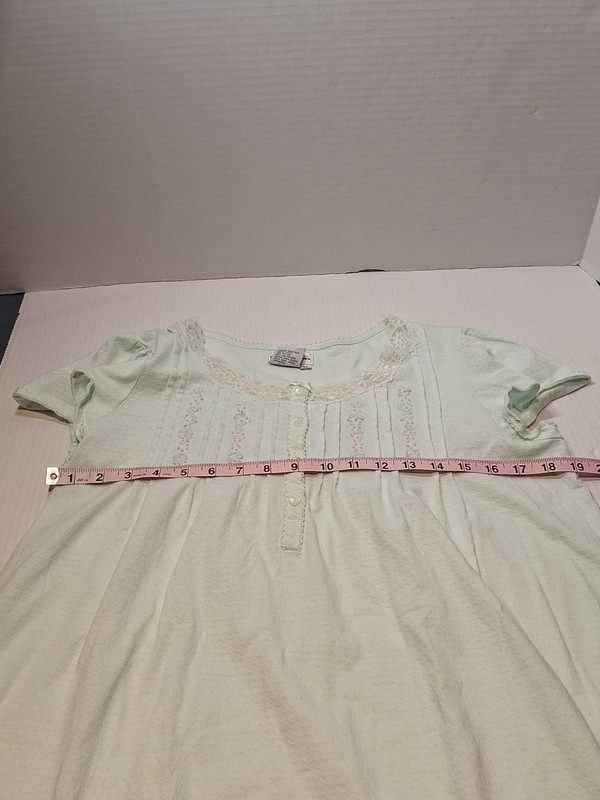Miss Elaine Nightgown, Womans M, Cotton Blend, Knee Length, Short Sleeve gallery