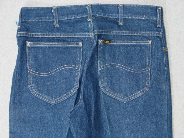 TI13407 USA VINTAGE 1980s *LEE* LOT 202 BOOT CUT JEANS 33x32 (msr 33"x32") DARK gallery