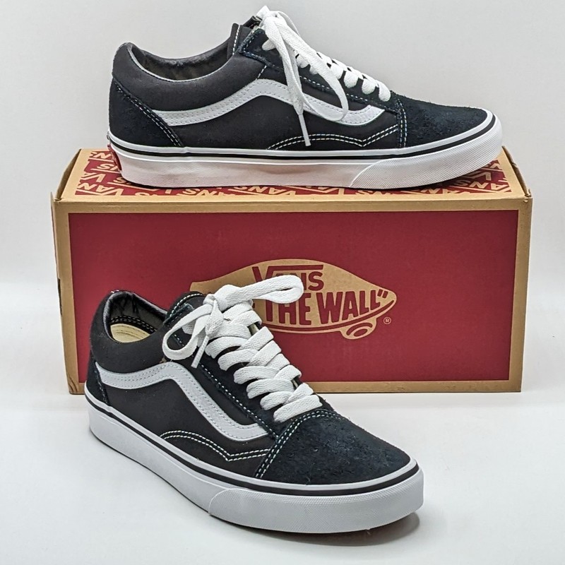 VANS Old Skool Unisex Side Stripe Lace-Up Sneaker (Blk/Wt) NEW Youth 7 /Wmns 8.5