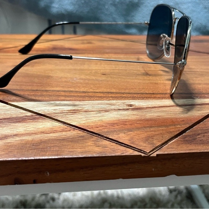 Ray-Ban Aviator Sunglasses The Icons, Original paperwork and Case, unisex gallery