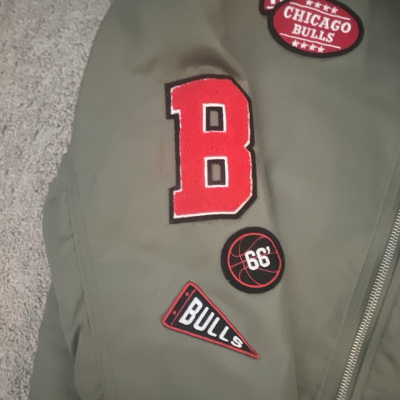 1966 NBA UNK Chicago Bulls Satin Bomber Jacket Men’s Large Patches gallery