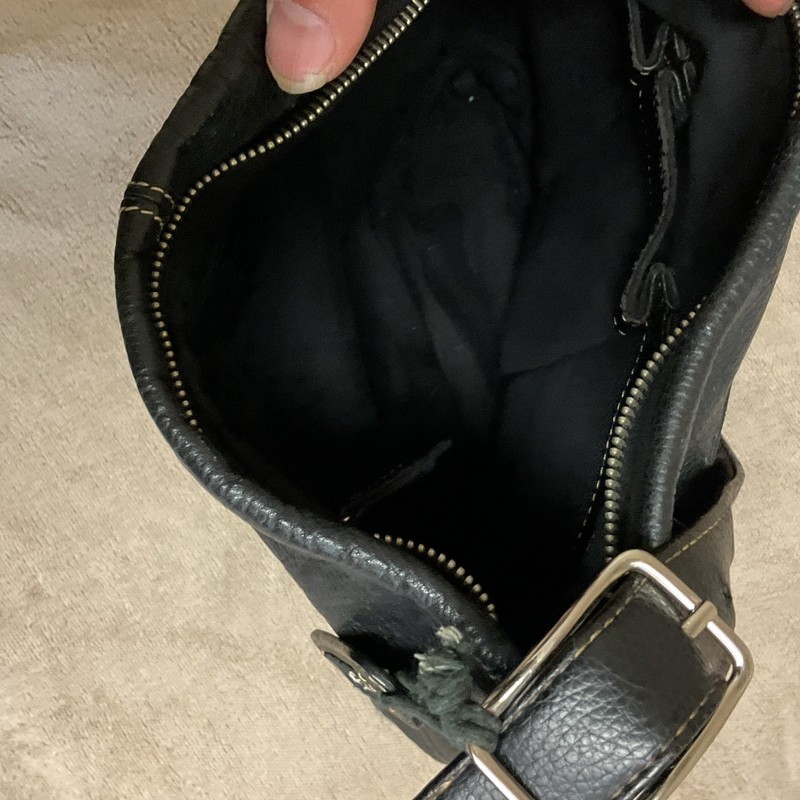 Liz Claiborne Black Pebbled Shoulder Bag Zip Closure Outer/Inner Pockets gallery