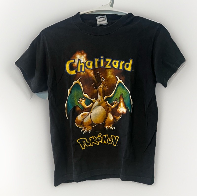 Vintage 1999 Pokemon CHARIZARD Tshirt Youth Medium Nintendo official license