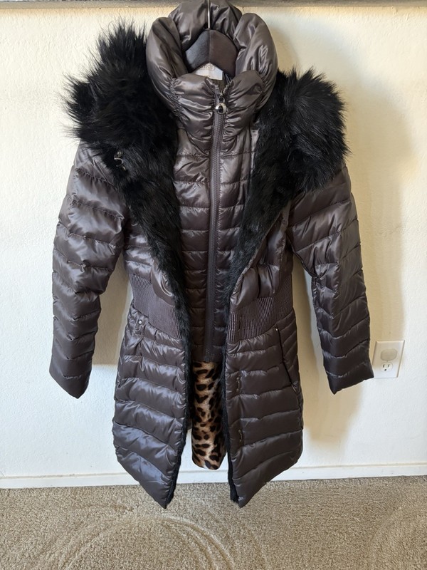 Laundry by Shelli Segal Gray Puffer Coat Fur Trim Hood Down Mid-Length Zip S