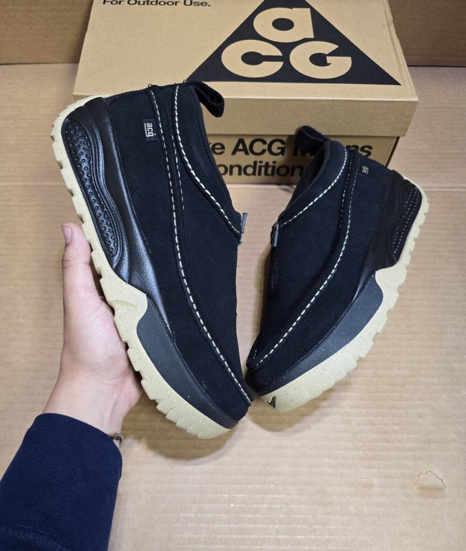 Size 8.5 – Nike ACG Izy Black Limestone