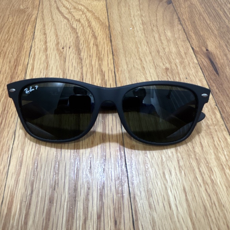 Ray-Ban RB2132 New Wayfarer Sunglasses Matte Black Green Polarized 55-18 gallery