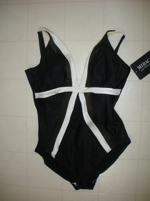 MIRACLESUIT Black Specrtra Trilogy 1 PC V Neck Style Swimsuit Sz 10 NWT