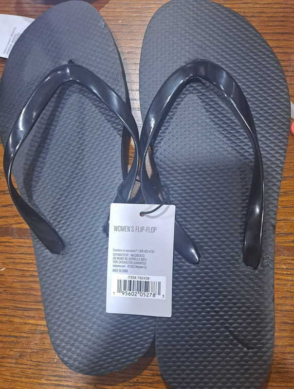 TWO pair West Loop Women’s Flip Flops Black Size Small (5/6)