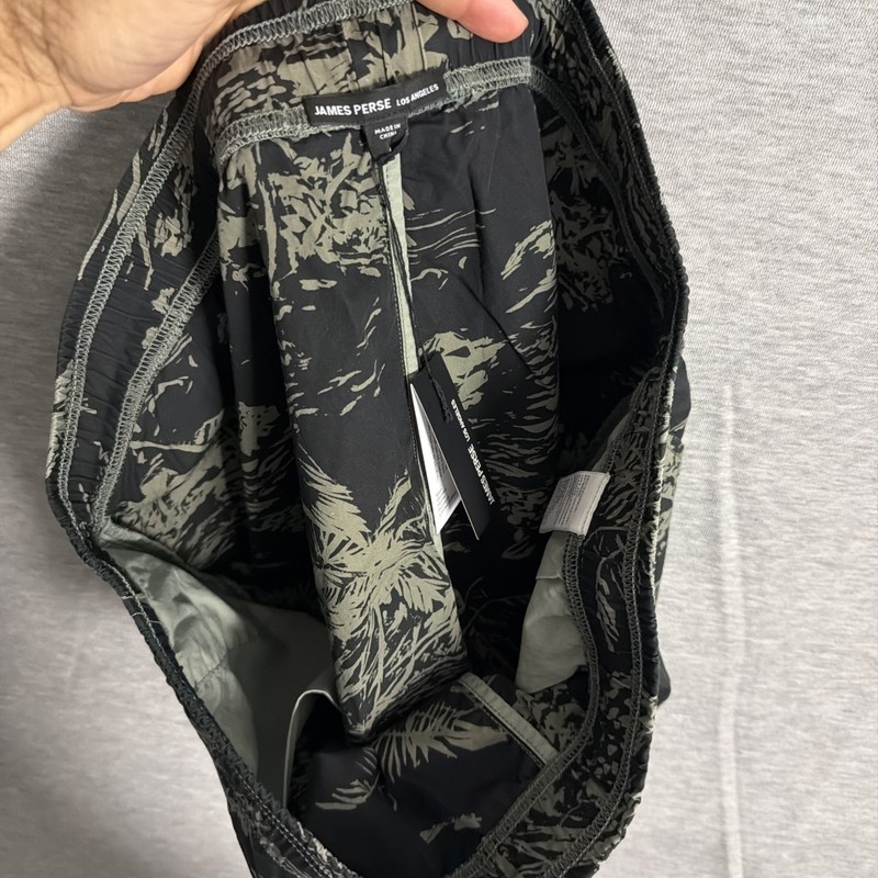 NWT James Perse Los Angeles Men's 2 / Medium Brandilera Print Short gallery
