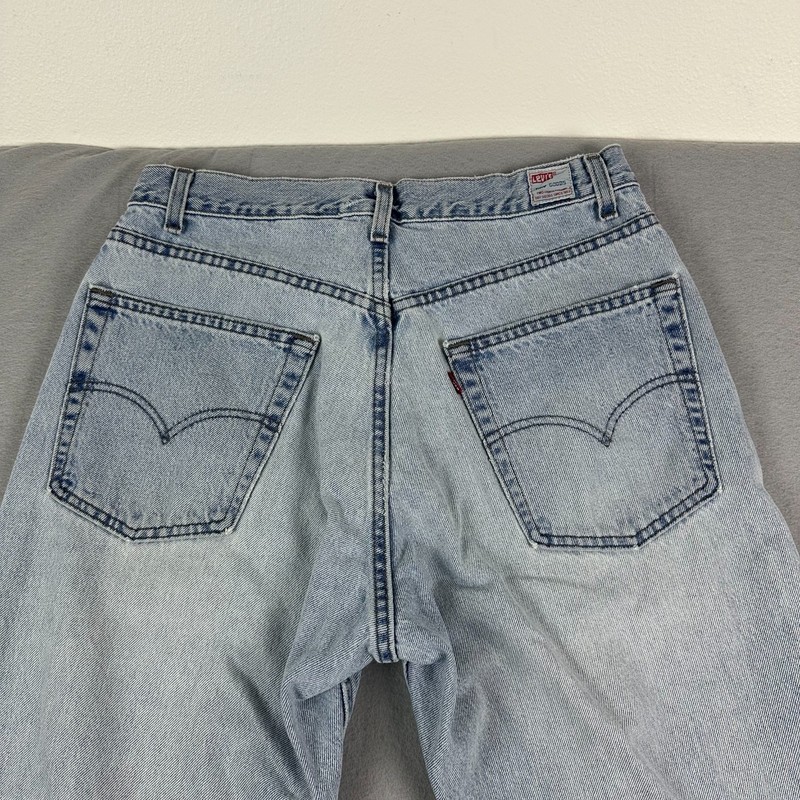 Vintage Levis Dry Goods Jeans Mens 32x34.5 Blue Straight Fit Light Wash USA 90s gallery