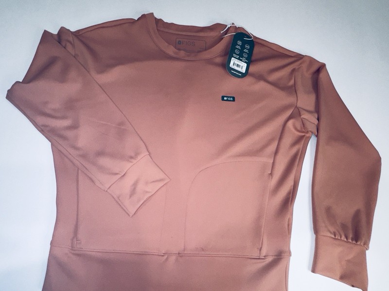 FIGS Women’s Cornelia FORMx™ Crewneck Long-Sleeve Scrub Top Sz S, Muted Mulberry