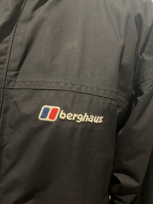 Berghaus AQ2 Jacket Coat Black Hooded Lightweight Waterproof Size M gallery