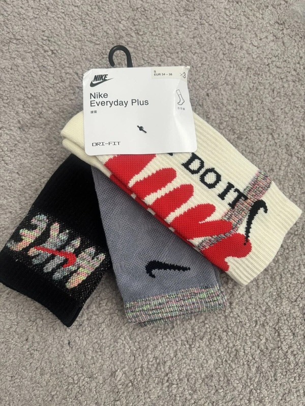 Nike Everyday Plus Cushioned Crew Socks REFLECTIVE (3 Pairs) DQ9168-902 gallery