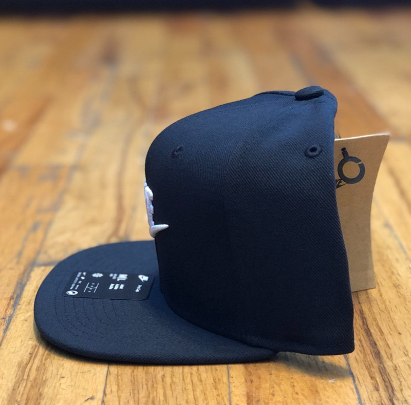 *NEW* Unisex Nike DriFit Pro Adjustable Structured Futura Cap Black (FB5380 010) gallery