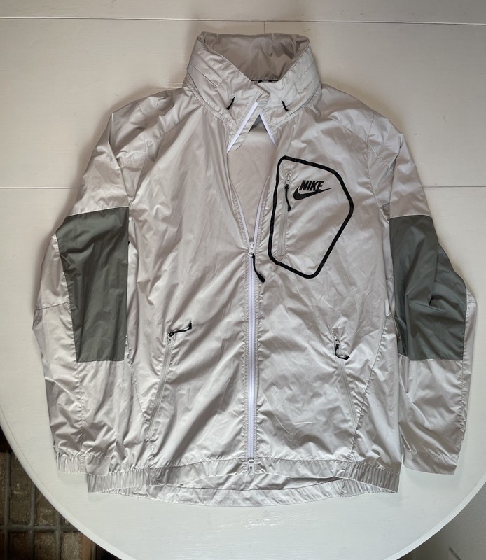 Nike Packable Waterproof Rain Coat/Jacket Men’s L White